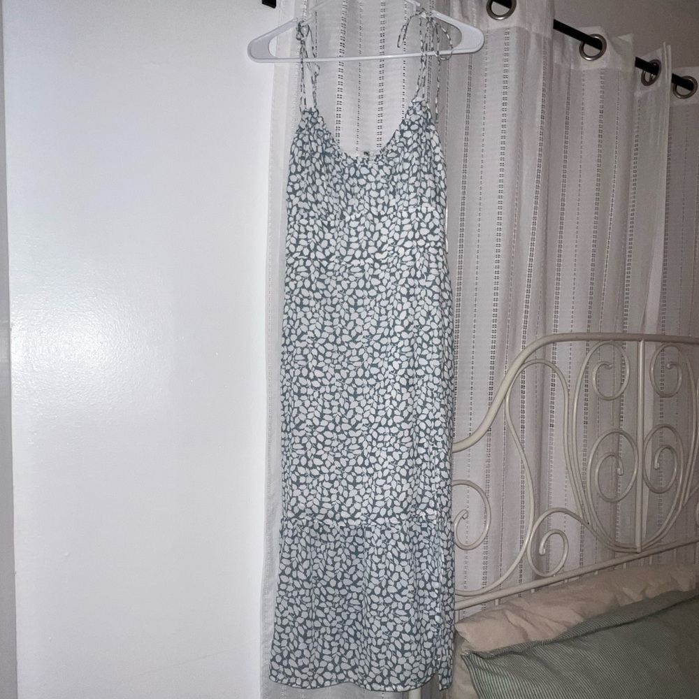 abercrombie and fitch midi dress!